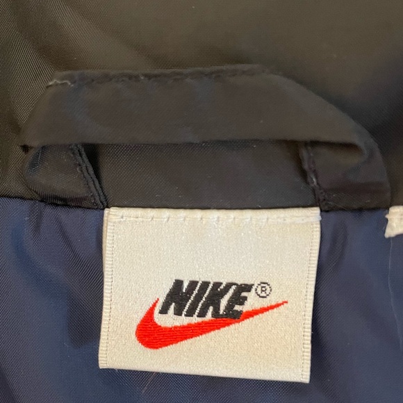 Vintage 90s Nike Windbreaker - Picture 10 of 11